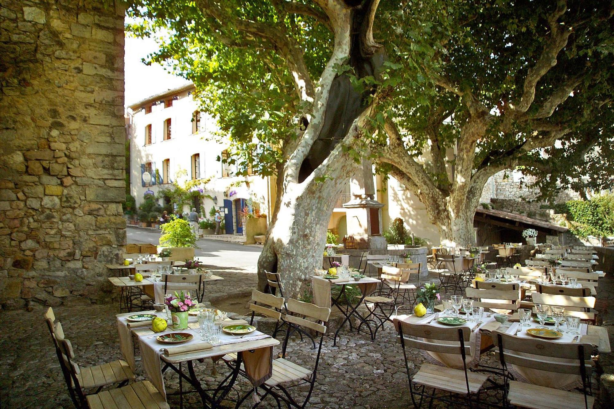 Hotel Restaurant Des Deux Rocs Seillans Exteriér fotografie